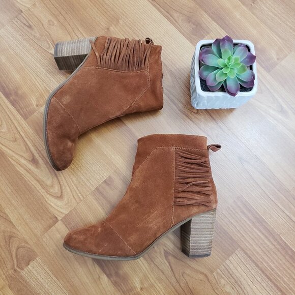 TOMS Lunata Cognac Whiskey Suede Tassel Fringe Boho Ankle Boots Size 8.5 - Picture 2 of 11